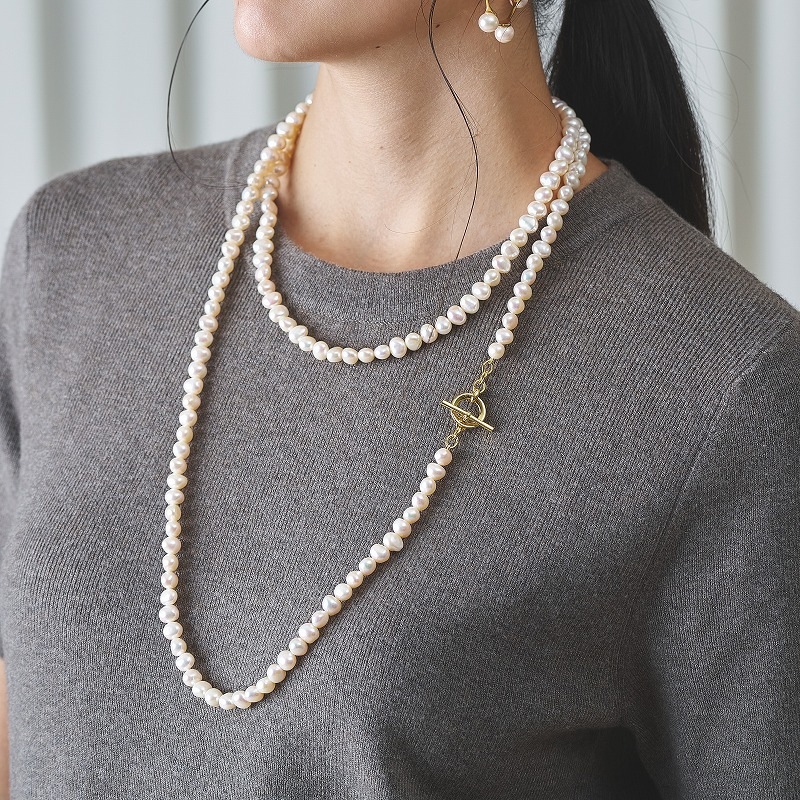 Avignon(アヴィニョン・ゴールド)　淡水パールホワイト・バロックロングネックレス