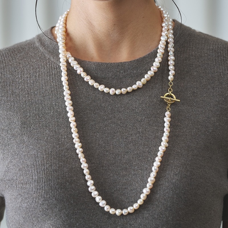 Avignon(アヴィニョン・ゴールド)　淡水パールホワイト・バロックロングネックレス