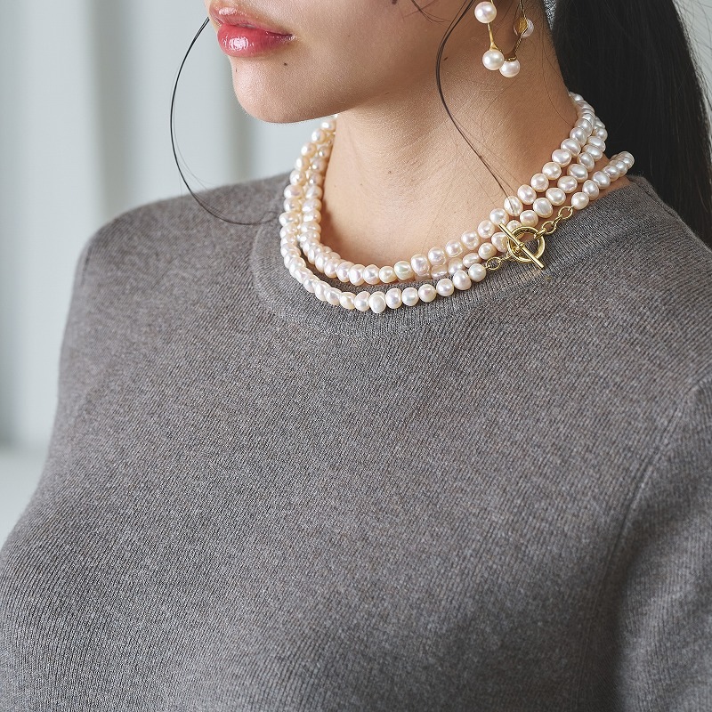 Avignon(アヴィニョン・ゴールド)　淡水パールホワイト・バロックロングネックレス