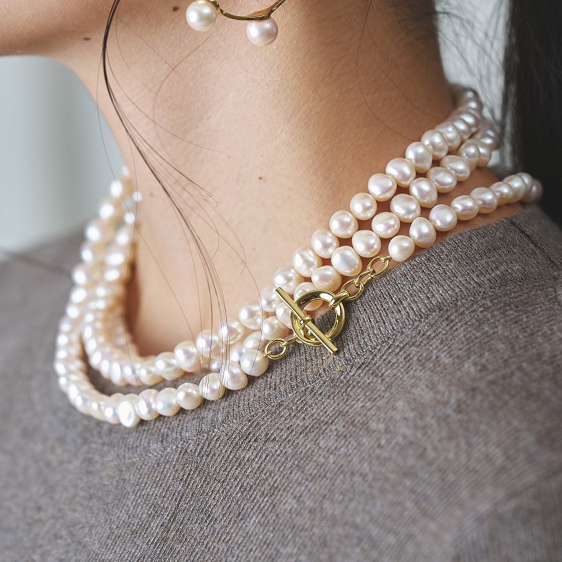 Avignon(アヴィニョン・ゴールド)　淡水パールホワイト・バロックロングネックレス