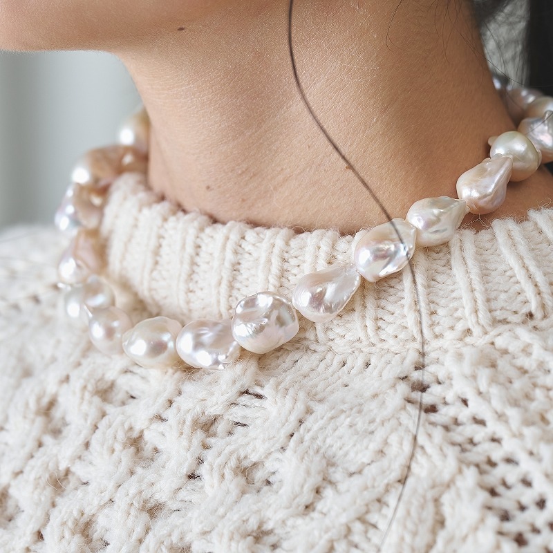 Sienna(シエナ)　淡水パールホワイト小粒・オイスターネックレス