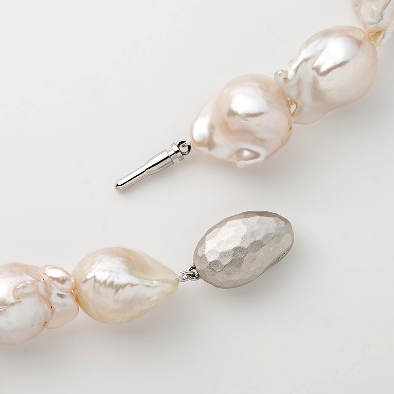 Sienna(シエナ)　淡水パールホワイト小粒・オイスターネックレス