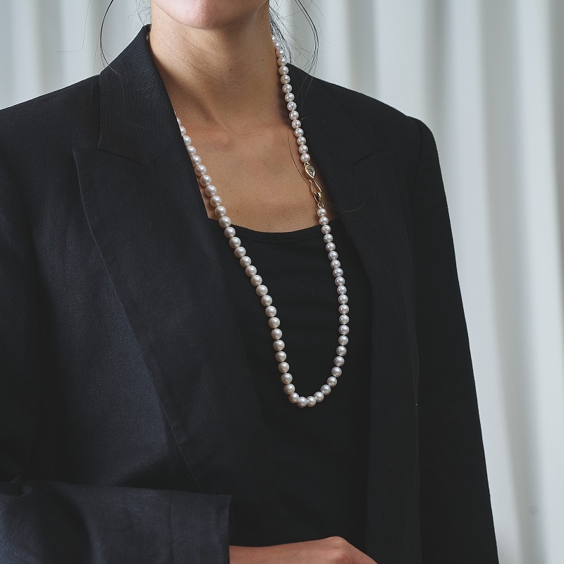 Livia(リヴィア)　淡水パールビホワイト・80㎝上質ロングネックレス