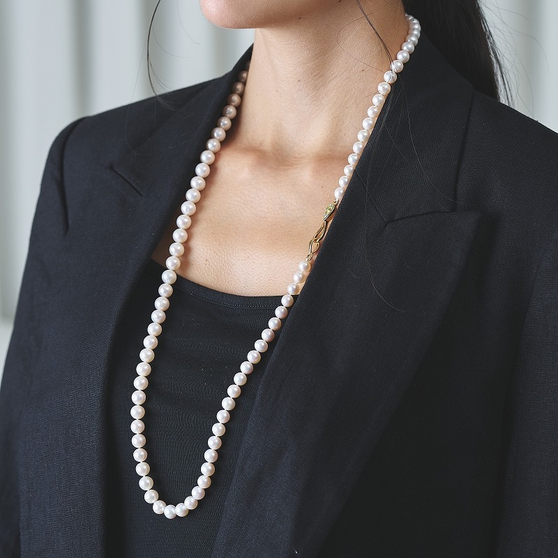 Livia(リヴィア)　淡水パールビホワイト・80㎝上質ロングネックレス