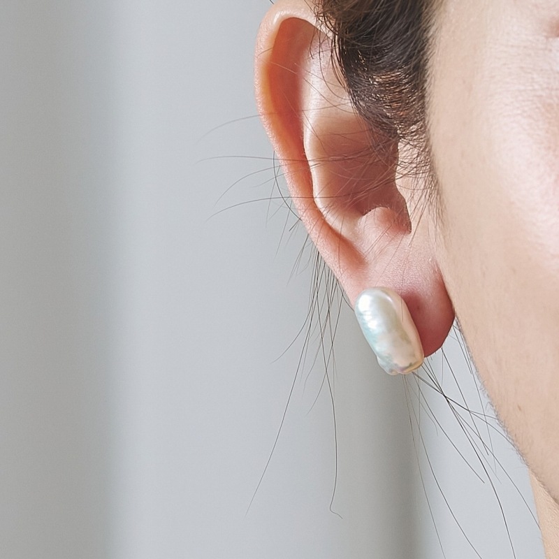 Rochelle(ロシェル)　淡水パールホワイト・バロックピアス