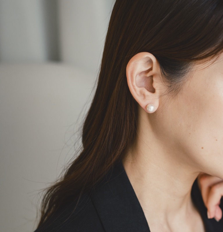 Delia(デリア)　南洋パールホワイト一粒ピアス