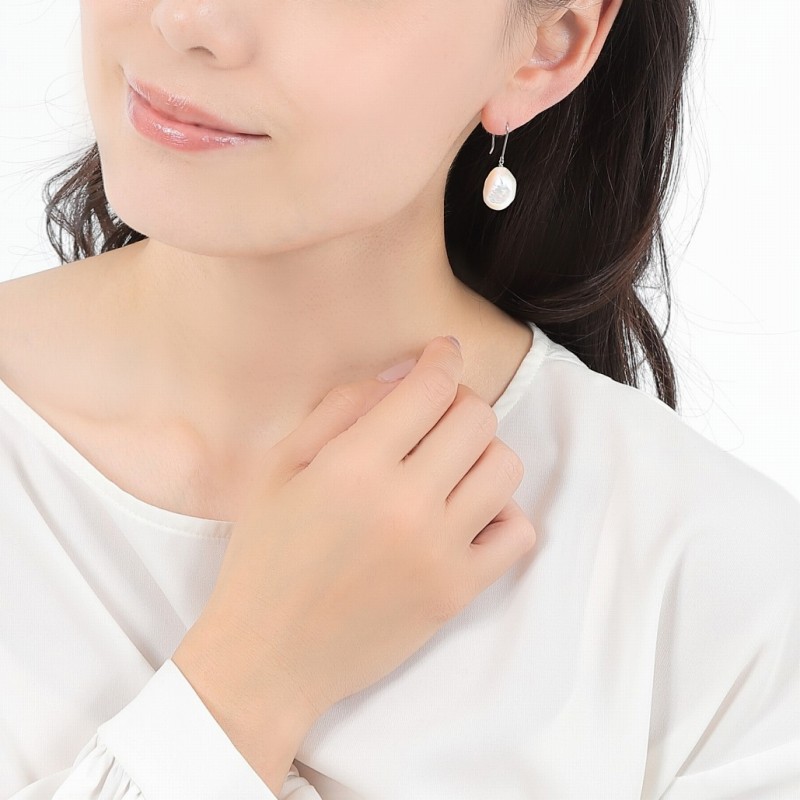 バロックパール　揺れるパールピアス　イヤリング変更可　淡水パール　バロックシェイプ