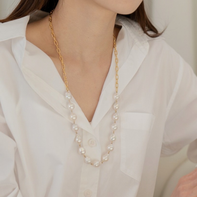 Celestin(セレスティン) 　淡水パールホワイトバロックチェーンネックレス