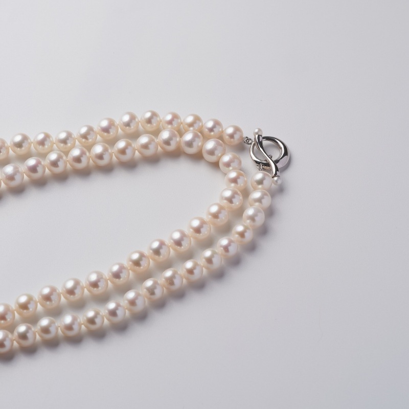 Claudia（クラウディア）　淡水パールホワイトセミラウンドロングネックレス