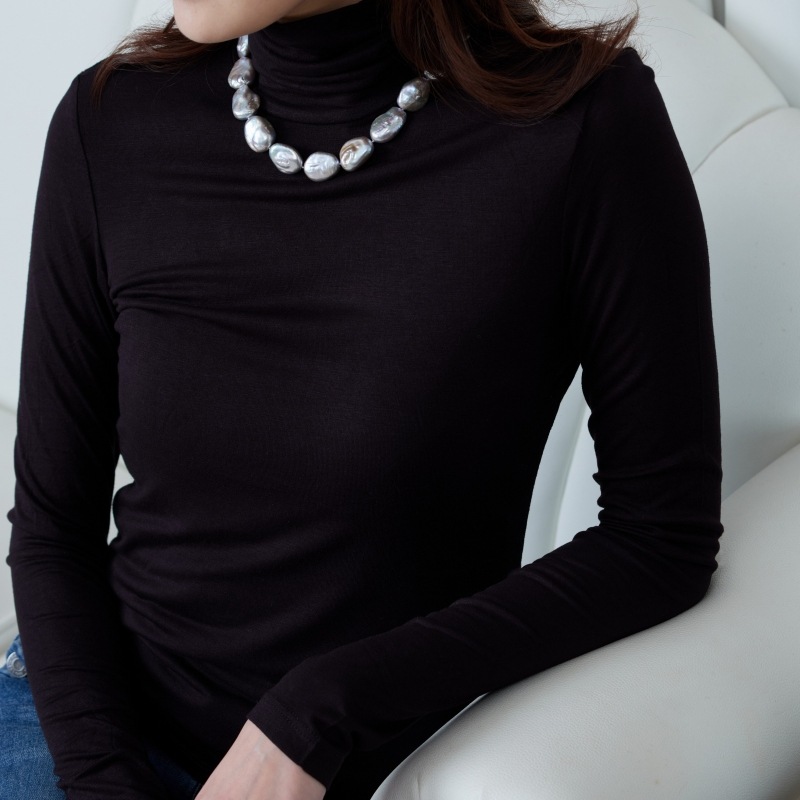 Vivienne(ヴィヴィエンヌ）　淡水パールプラチナグレーフラットバロックネックレス