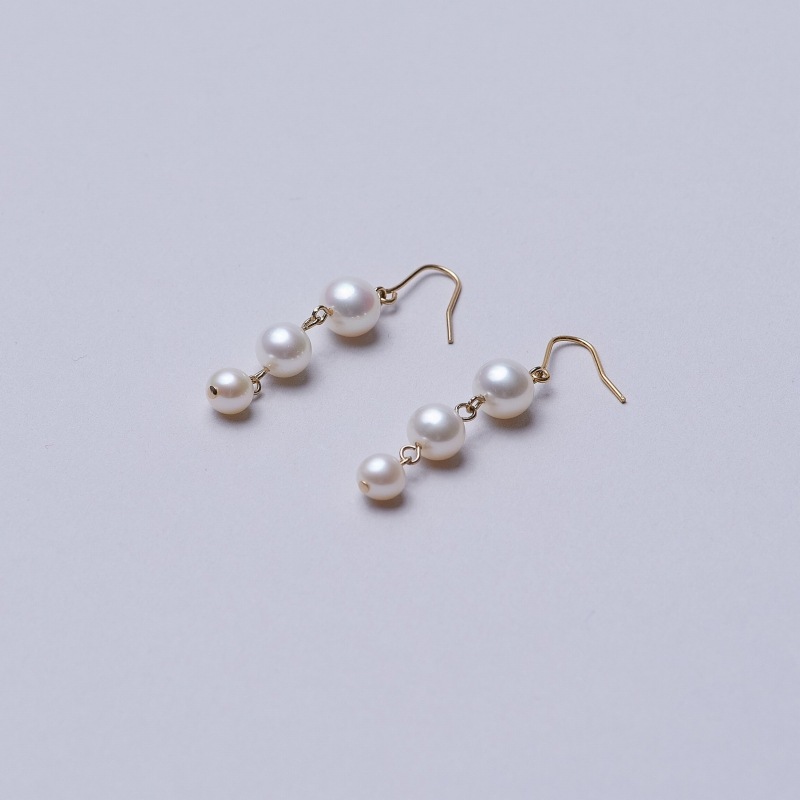 Bella(ベラ)　淡水パールホワイトグラデーションピアス