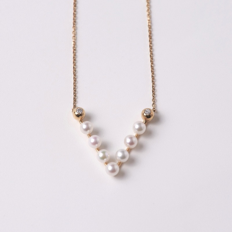 Jenny(ジェニー)　アコヤパール&ダイヤモンドV字・ペンダントネックレス