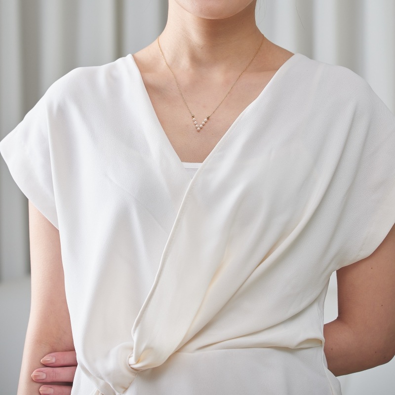 Jenny(ジェニー)　アコヤパール&ダイヤモンドV字・ペンダントネックレス