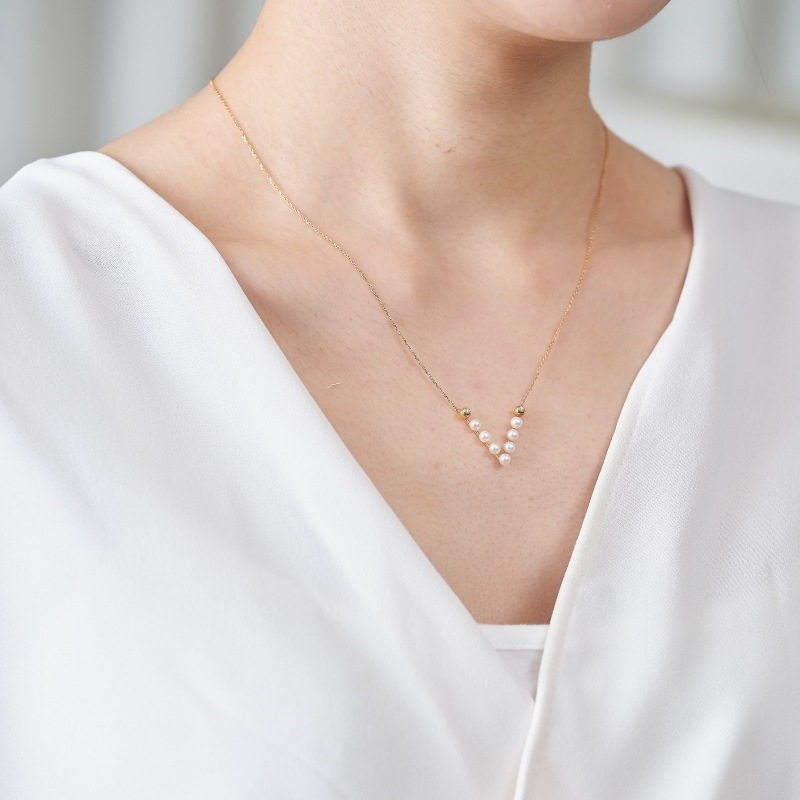 Jenny(ジェニー)　アコヤパール&ダイヤモンドV字・ペンダントネックレス