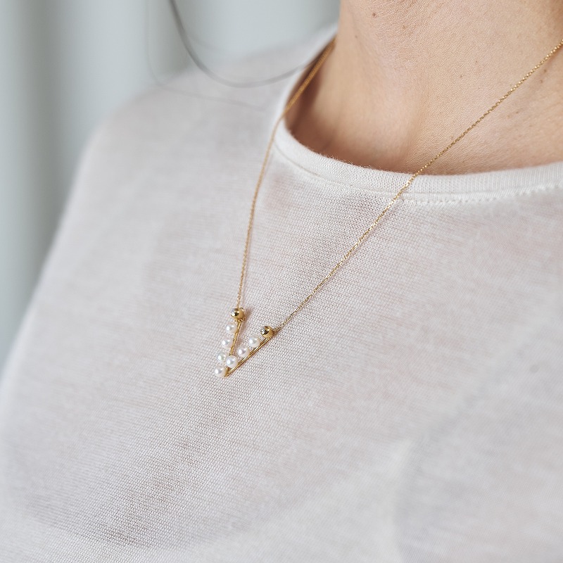 Jenny(ジェニー)　アコヤパール&ダイヤモンドV字・ペンダントネックレス