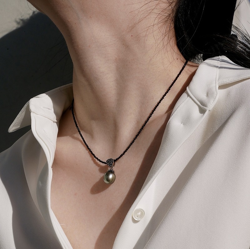 南洋パールペンダントネックレス　40cm　ブラックバロック11mm　南洋黒蝶真珠　ブラックスピネル　 バロックパールペンダントネックレス