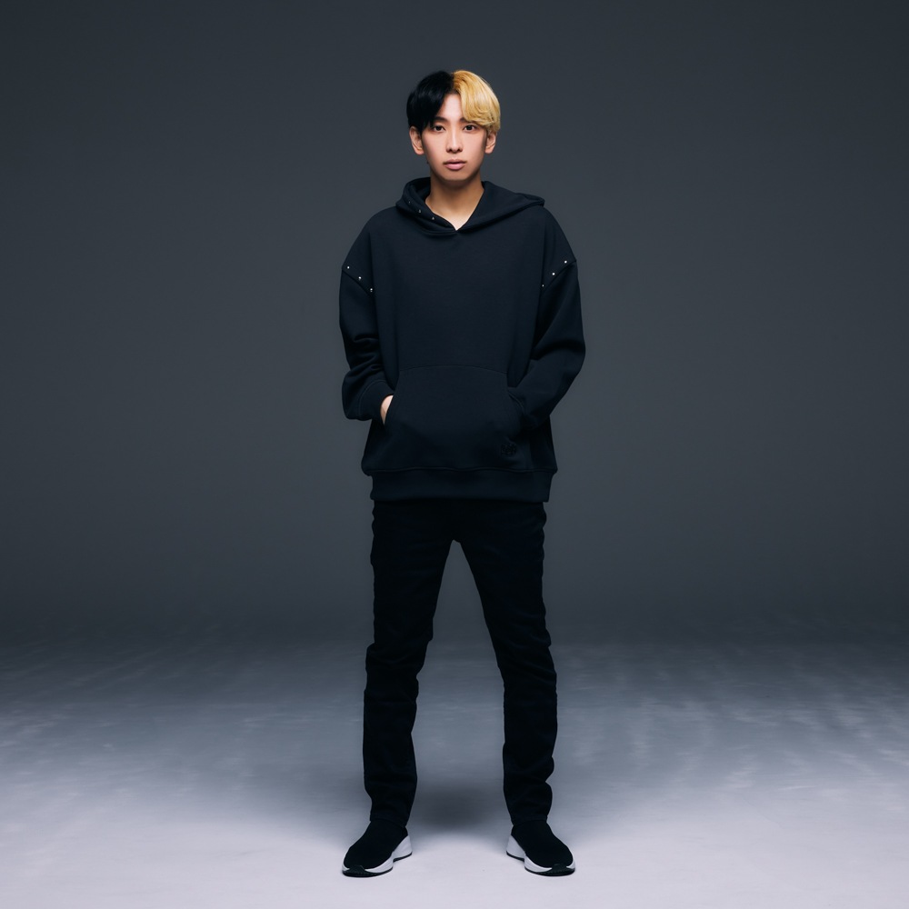 ReZARD】Studs Hoodie