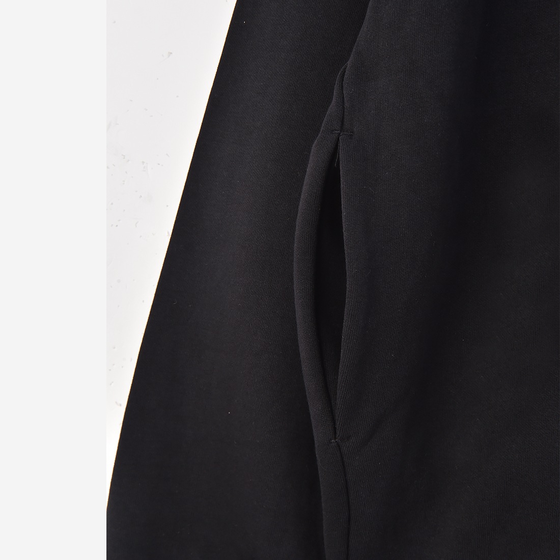 ��ReZARD�� Emboss Logo Sweat