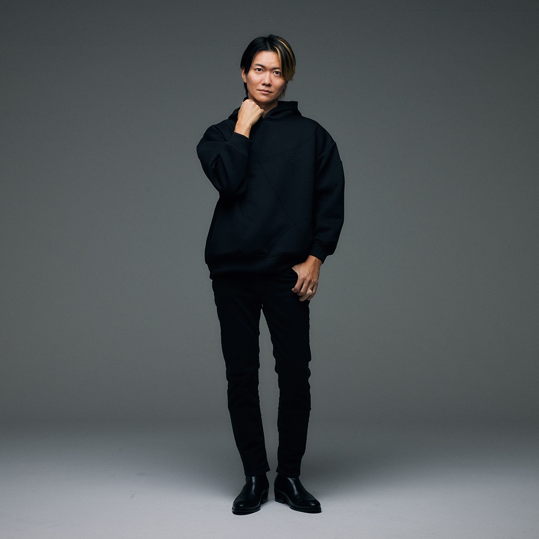 ReZARDCurved Line Stitch Hoodie