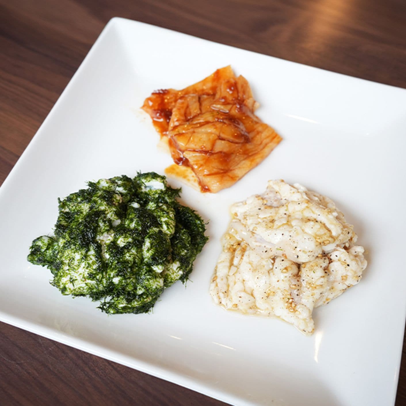 ホルモン盛合せ（シマチョウ／上ミノ／青海苔ホルモン）