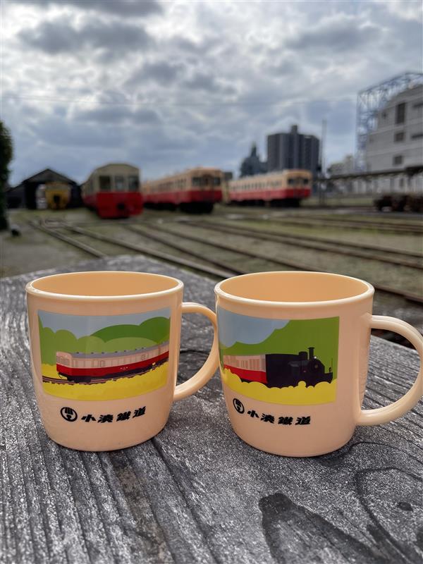 プラスチック製コップ