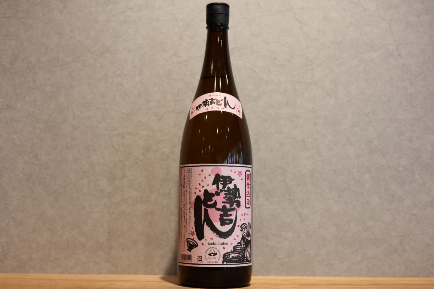 ◆ 小牧醸造 伊勢吉どん 芋 25度 1800ml ◆