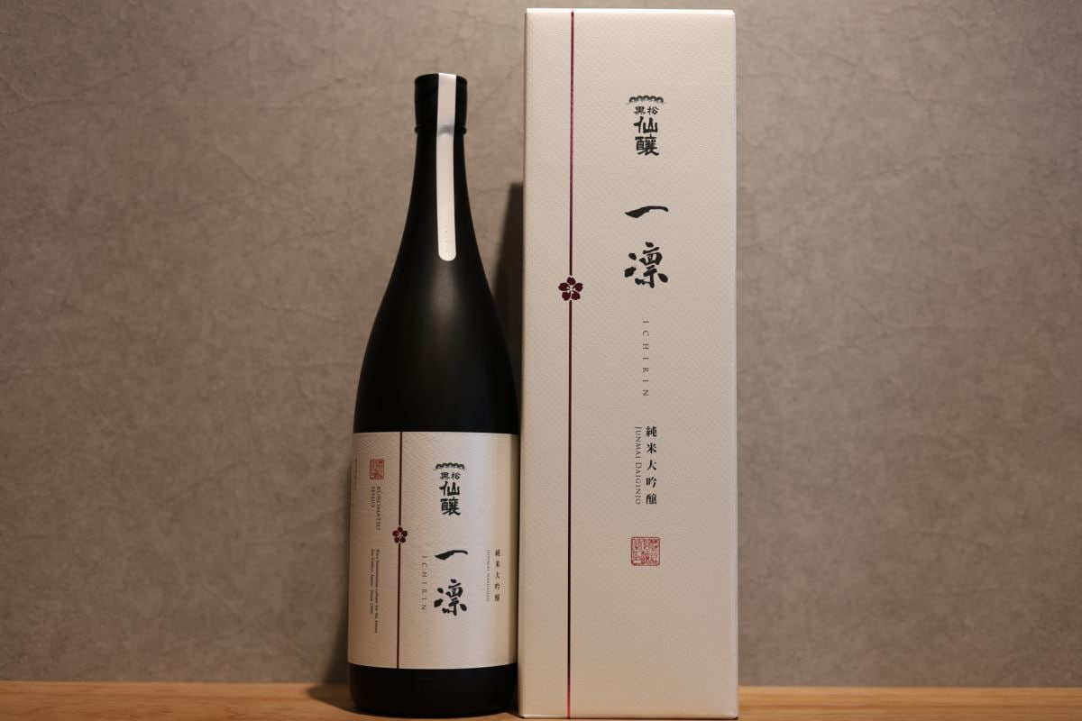 ◆ 黒松仙醸 純米大吟醸 一凛 1800ml ◆