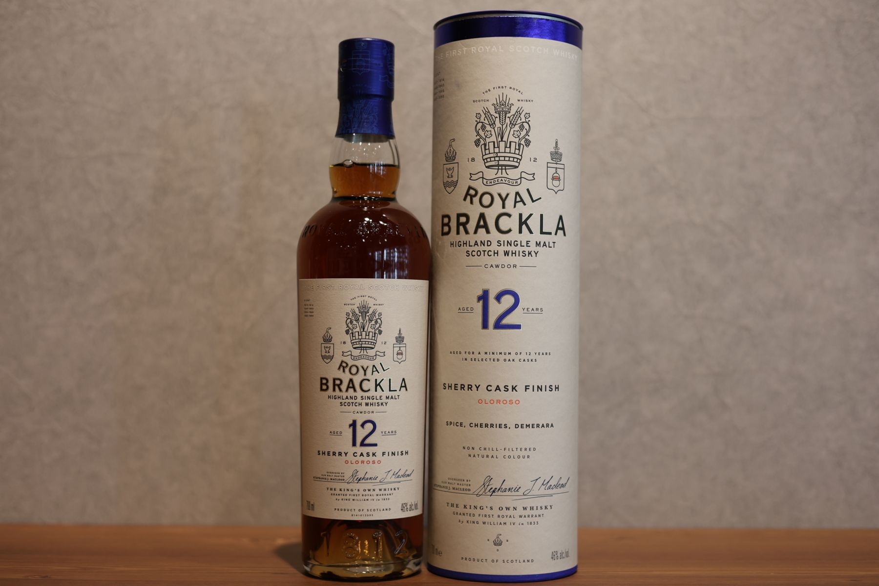ロイヤルブラックラ12年 正規品 46.0% 700ml｜こみや酒店 ONLINE STORE