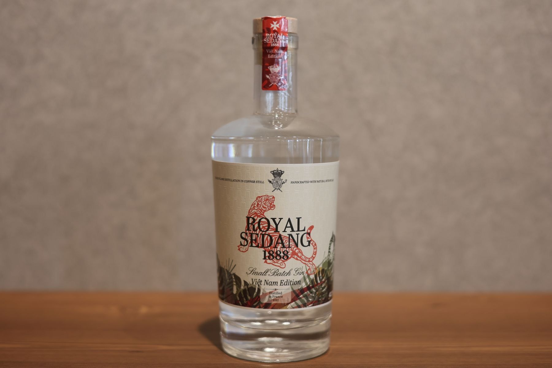 ◆ ロイヤルセダン ジン 正規品 42.2% 500ml ◆