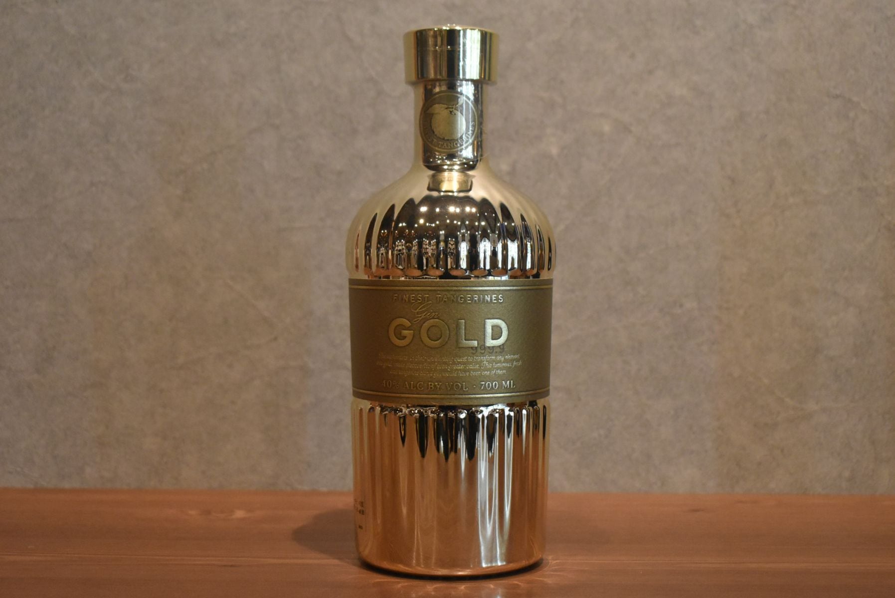 ゴールド 999.9 並行品 40.0% 700ml｜こみや酒店 ONLINE STORE