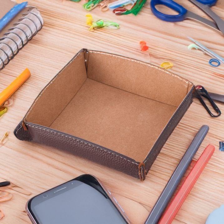 手作り マルチトレー 正方形 レザートレイ レザートレー 小物入れ レザープレート マルチトレー レザー小物入れ アクセサリー ギフト プレゼント 卓上トレイ 収納 インテリア 正方形（一個販売） BASIC BS-20