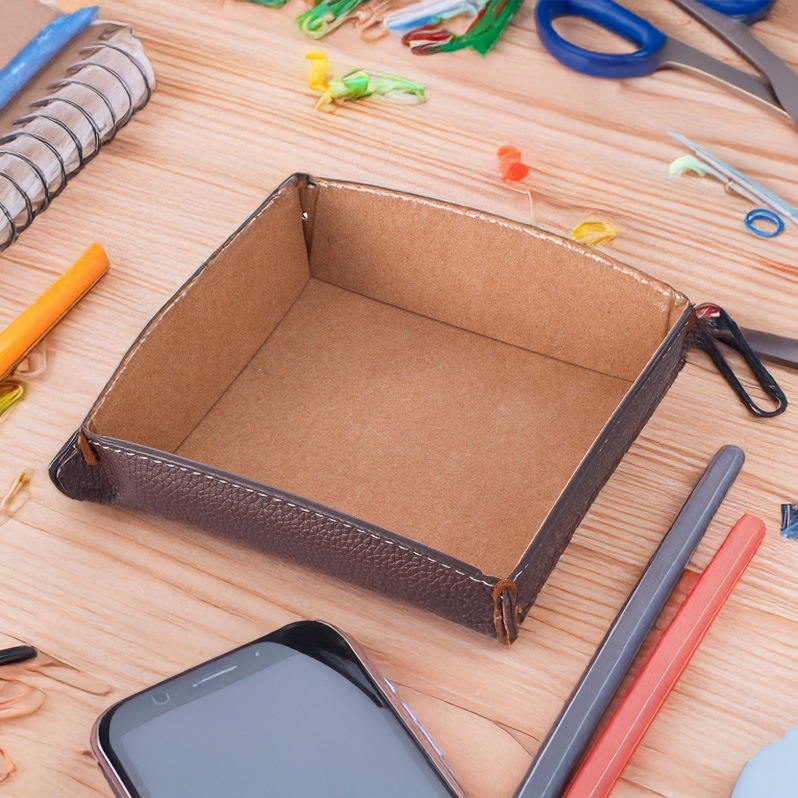 手作り マルチトレー 正方形 レザートレイ レザートレー 小物入れ レザープレート マルチトレー レザー小物入れ アクセサリー ギフト プレゼント 卓上トレイ 収納 インテリア 正方形（一個販売） BASIC BS-20