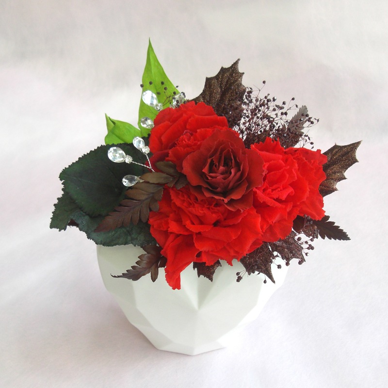 プリザーブドフラワー ギフト プレゼント ケース入り アレンジメント　28ハートローズリシアン 在庫なくなり次第終了　少々難あり、しおれ、色落ちあり 神経質な方は購入をお控えください