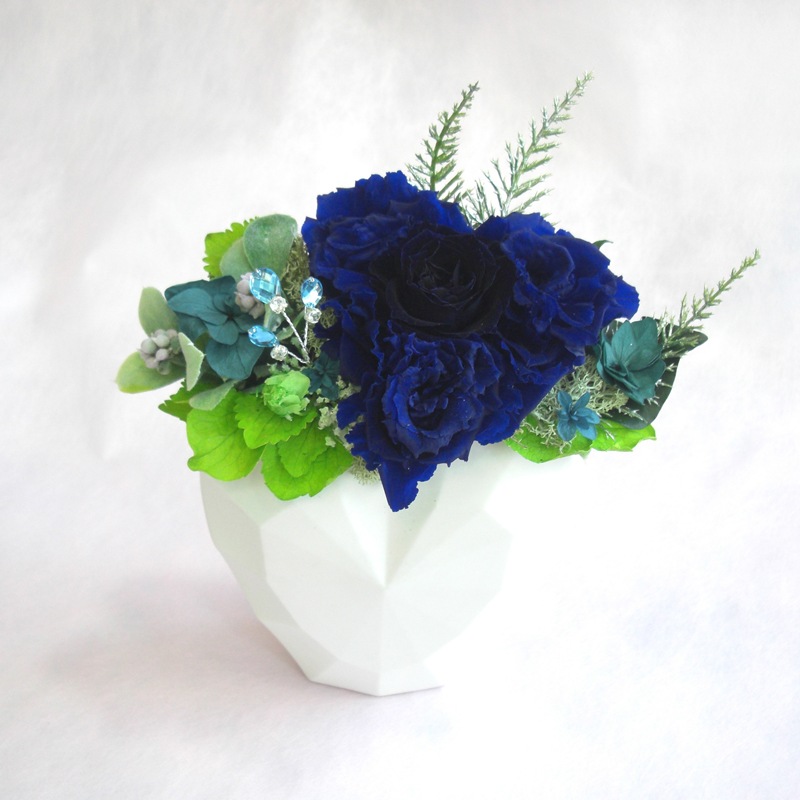 プリザーブドフラワー ギフト プレゼント ケース入り アレンジメント　28ハートローズリシアン 在庫なくなり次第終了　少々難あり、しおれ、色落ちあり 神経質な方は購入をお控えください