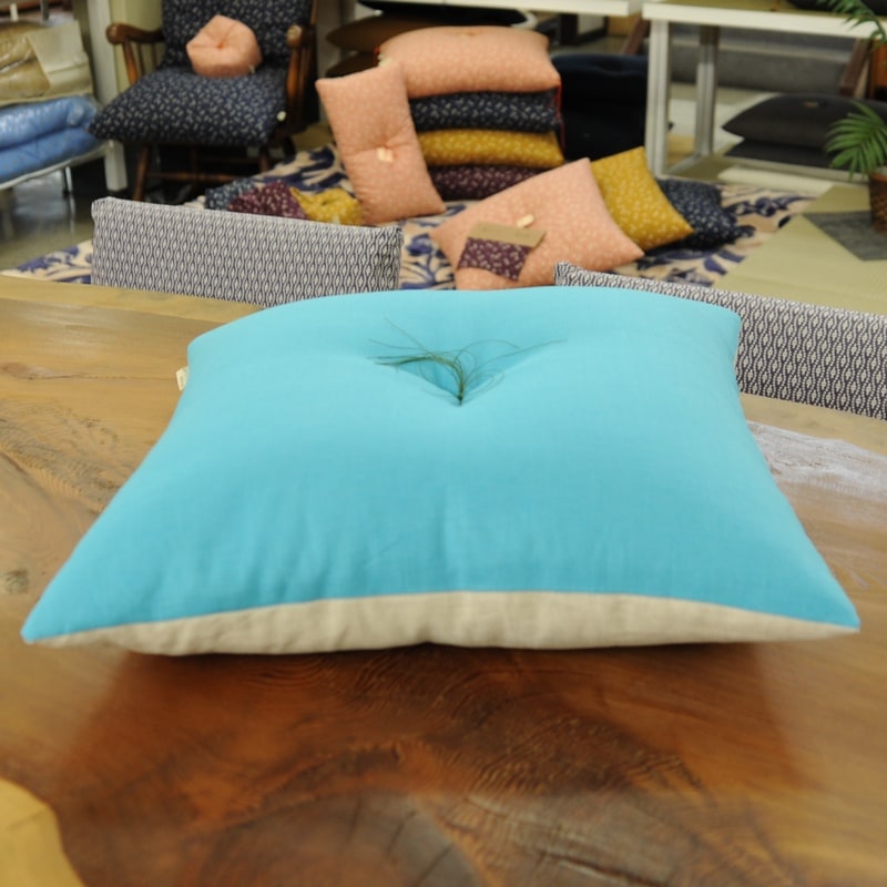 うさとの生地　座布団 うさと の肌ごろも 「おざぶとん」 大きめ 2枚セット