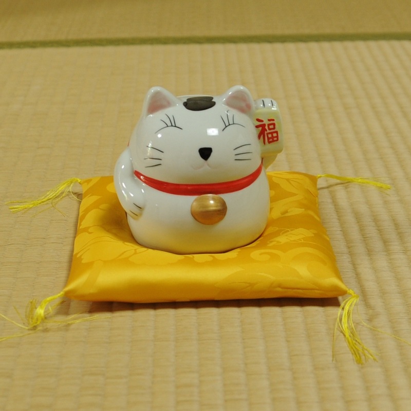 ミニ座布団 置物用 無地 ハンドメイド ミニチュア 置物用ミニ座布団 風水ざぶとん （極小）5.5x5.5cm [CP5] : 人形