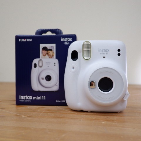 FUJIFILM/�ե��ե���� instax mini 11 ������/ICE WHITE
