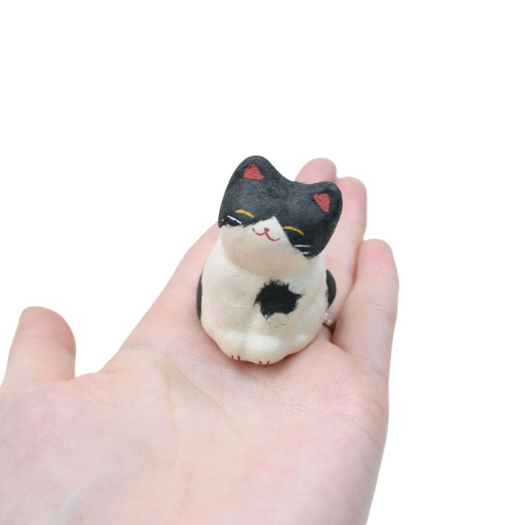 ちぎり和紙 金運にゃんこ 黒ブチ猫 | 置物・人形 | 香紙堂 オンライン