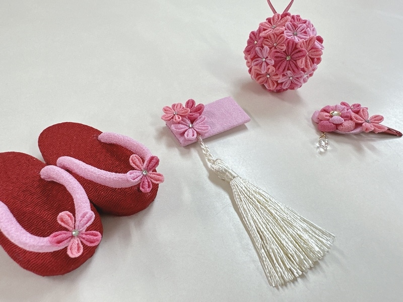 正絹着物セット（白地・ﾋﾟﾝｸ花）