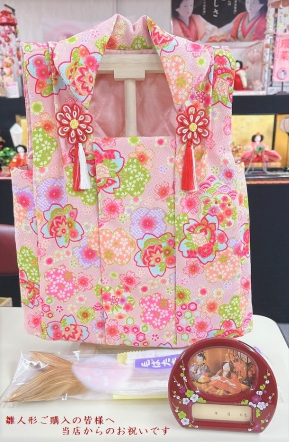 三寸<BR>おぼこ雛京刺繍飾り