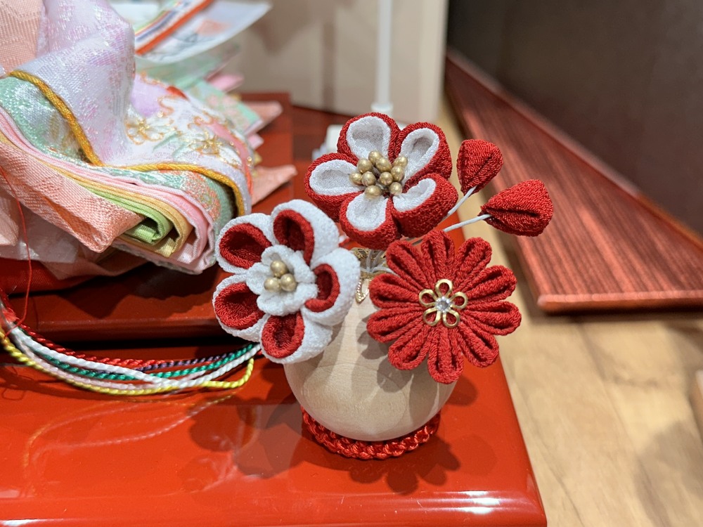 三寸<BR>おぼこ雛京刺繍飾り
