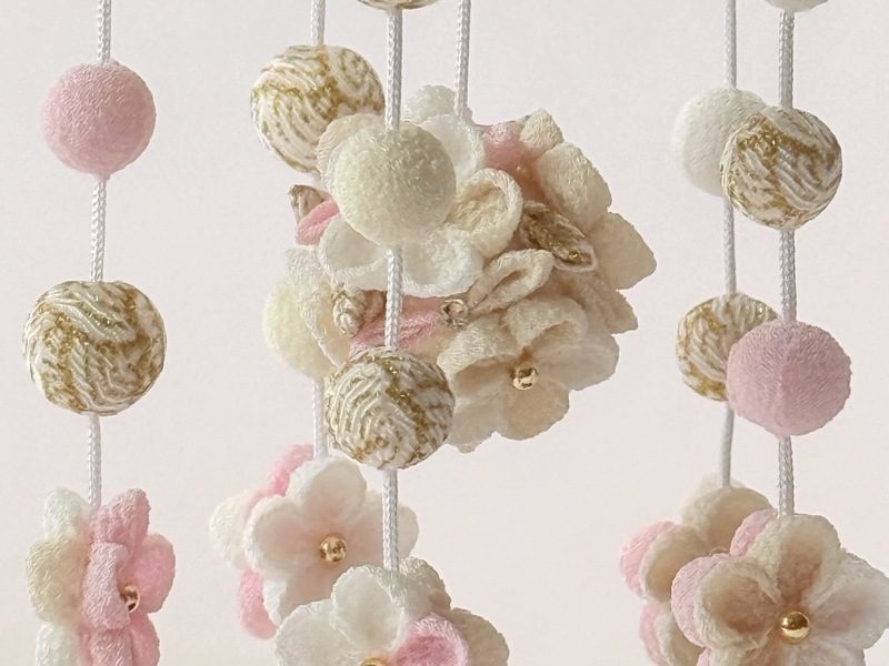 松寿つるし<br>「小花（丸）ピンク×ベージュ」台付