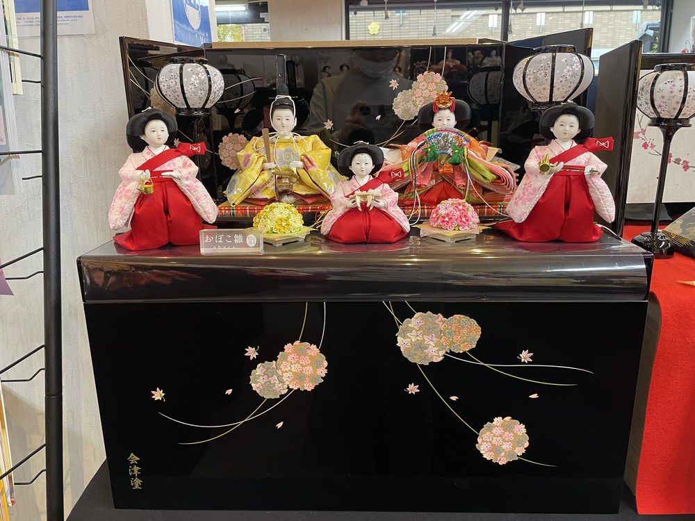 四寸<BR>おぼこ雛五人収納飾り