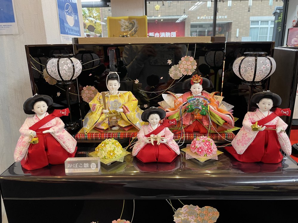 四寸<BR>おぼこ雛五人収納飾り