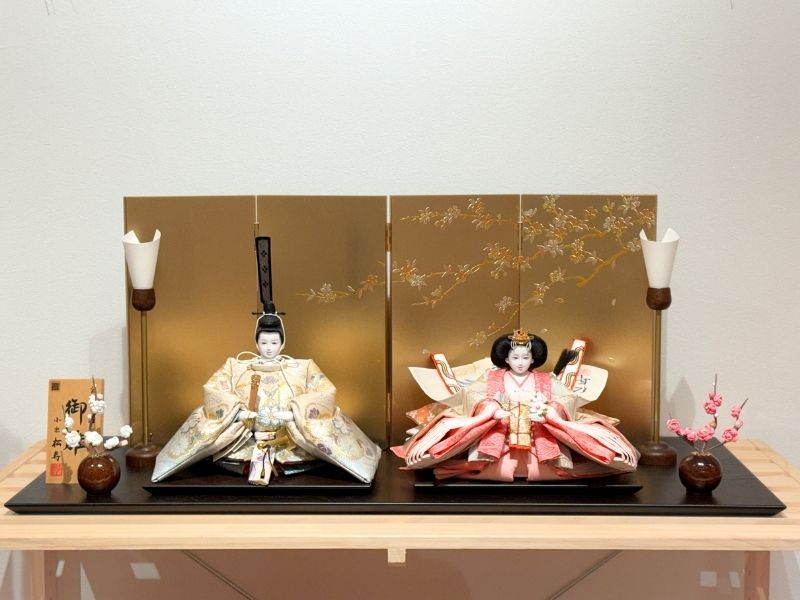 親王飾り 十一番 袋帯親王飾り 京十一番親王飾り「唐織袋帯：菊水に椿文錦」 | 桂雛／小佐畑人形店