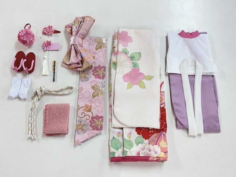 正絹着物セット（白地・ﾋﾟﾝｸ花）