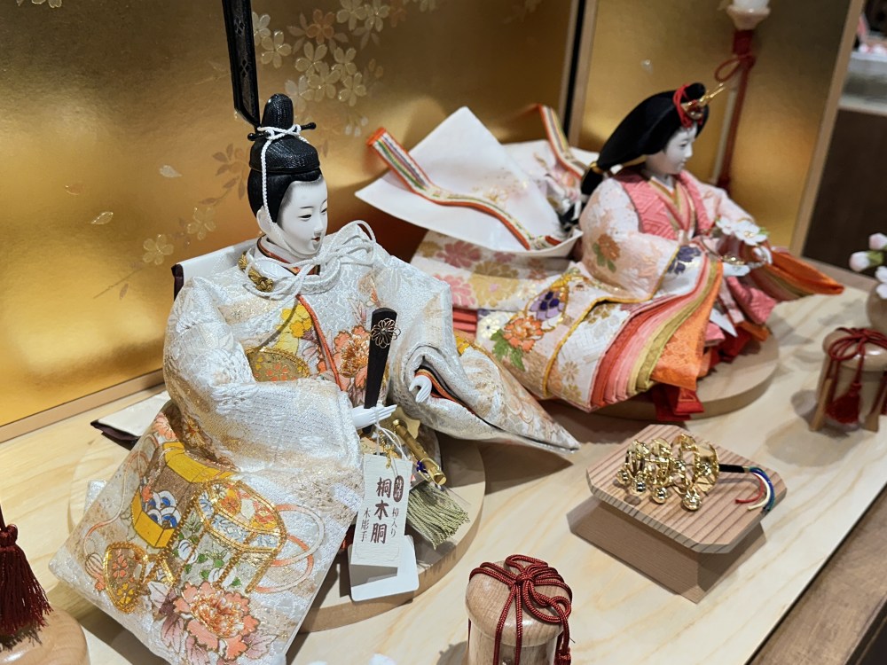 雛人形　松寿作　親王飾り 雛人形 松寿作 親王飾り 小売業者 雛人形】京十二番 金彩京刺繍 桜