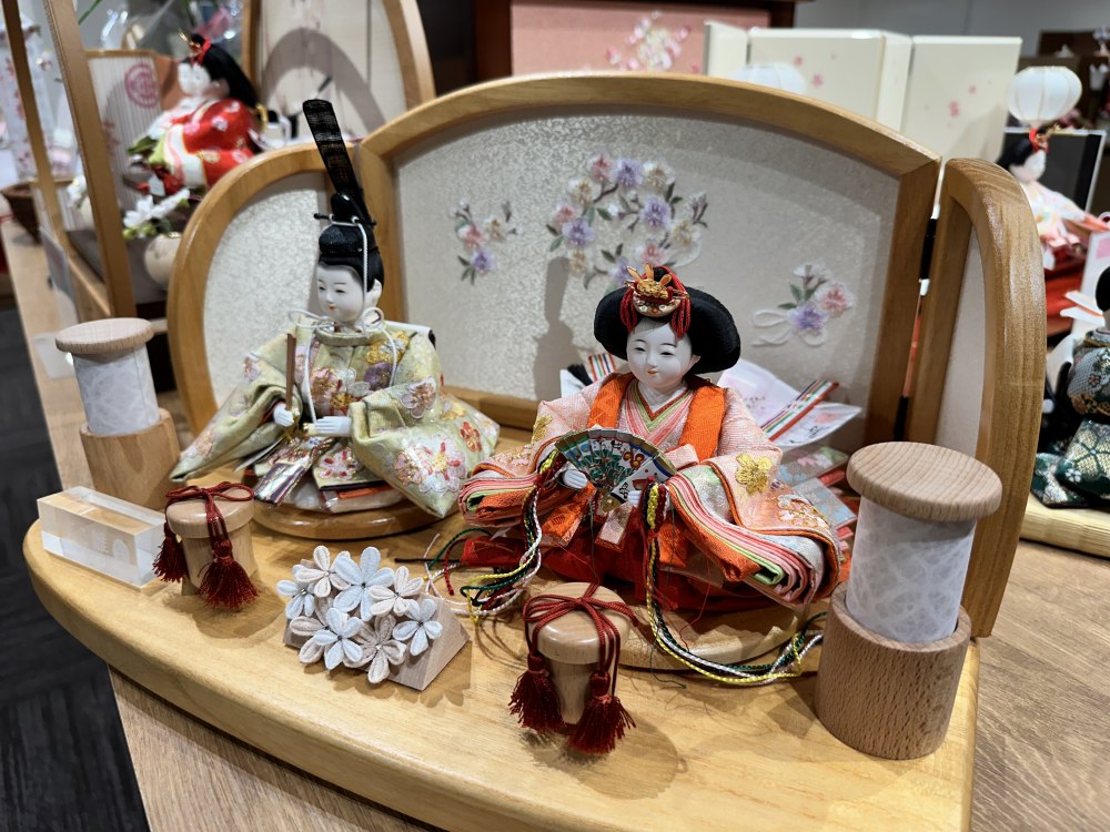 三寸<BR>おぼこ雛京刺繍飾り