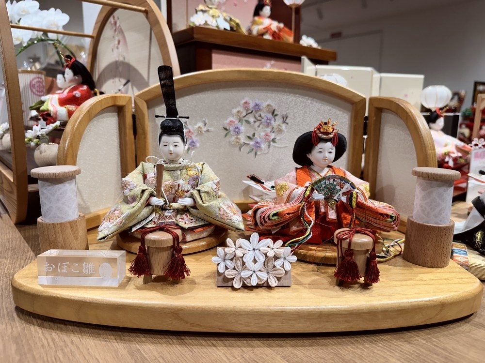 三寸<BR>おぼこ雛京刺繍飾り