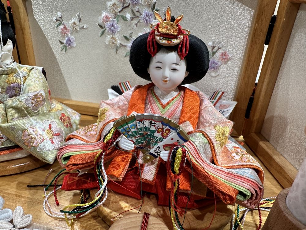 三寸<BR>おぼこ雛京刺繍飾り